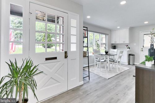 6401 Limerick Ct, Springfield VA  22152-1944 exterior