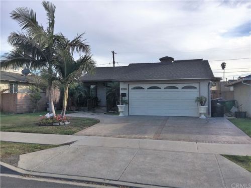 3706 156th St, Lawndale, CA 90260-2402