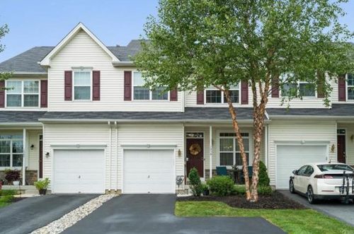 1058 King Way, Breinigsville, PA 18031-1481
