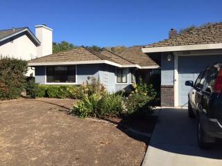 1051 Clearview Dr, Hollister, CA 95023-5193