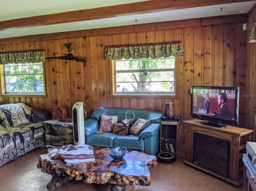 10220 141st Avenue Rd, Ocklawaha FL  32179-4227 exterior