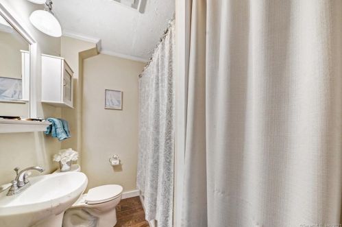 12 Sperry St, Milford CT  06460-7938 exterior