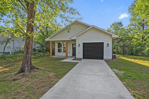 2111 Johnson St, Greenville TX  75401-3553 exterior