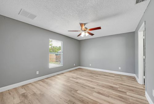 7836 104 Ave, Vero Beach FL 32967-3660 exterior