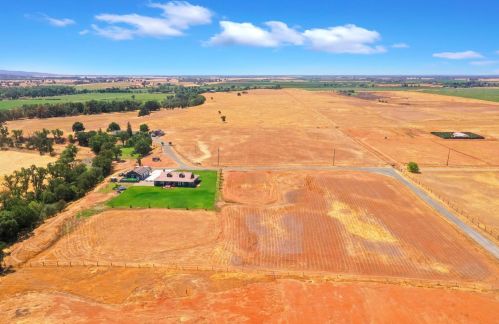 301 Sunnybrook Ln, Oroville CA  95965-8101 exterior