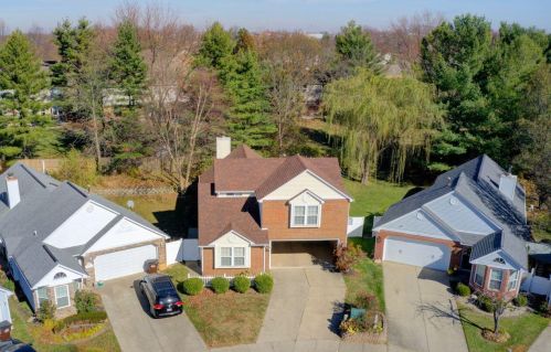 1052 Hampshire Pl, Florence KY  41042-9351 exterior