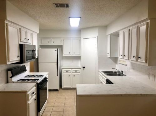 12917 Candlestick Pl, Austin TX  78727-4403 exterior
