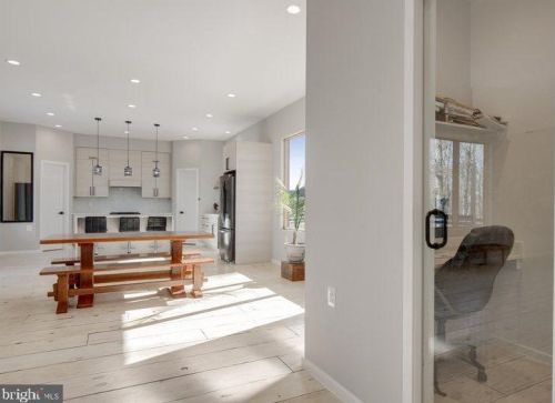 39744 Mount Gilead Rd, Leesburg VA 20175-6712 exterior