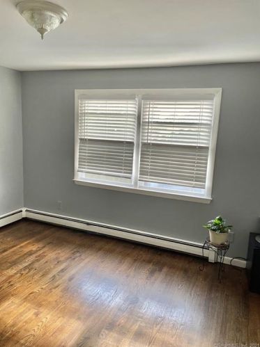 130 Lansing St, Bridgeport, CT 06606-2914
