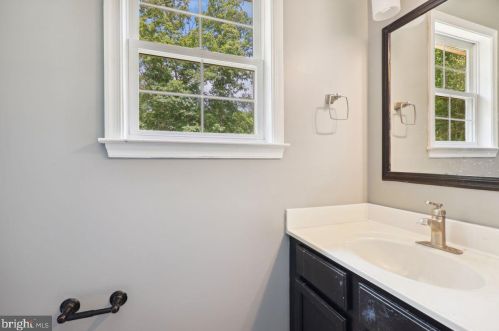 35 Amelia Ct, Fredericksburg VA  22405-6329 exterior