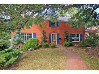 1206 Lakemont Dr, Pittsburgh, PA 15243-1874