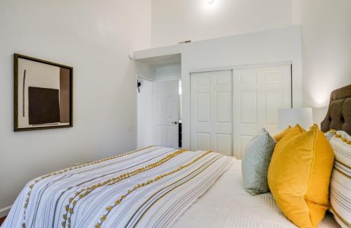 2851 Buena Crest Ct, San Jose CA  95121-2956 exterior