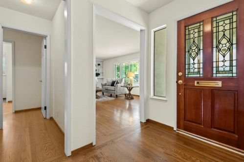 236 Dover St, Los Gatos, CA 95032-3815