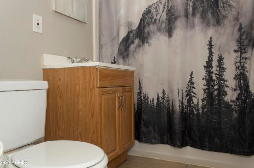 8136 12 St, Phoenix AZ 85022-3137 exterior