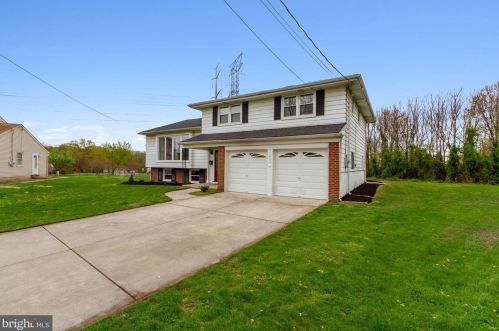 602 Hilltop Rd, Riverton, NJ 08077-3341