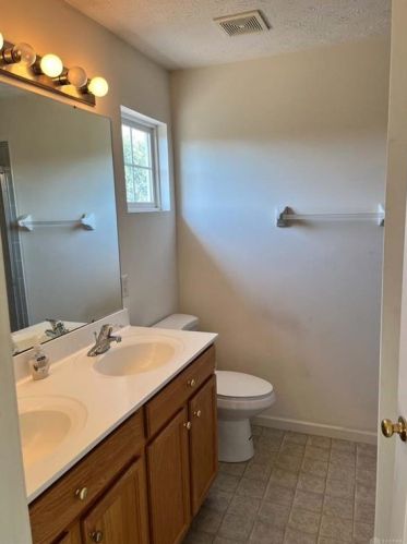 115 Springhouse Dr, Englewood OH  45322-8795 exterior