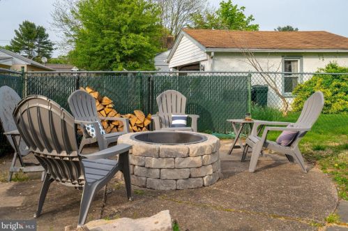 325 Moreland Rd, Willow Grove PA  19090-3507 exterior