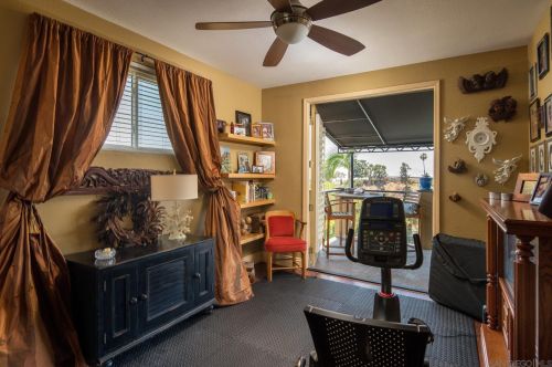 2562 Grandview St, San Diego CA 92110-1031 exterior