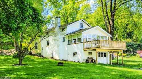 59 Lakeside Dr, Belvidere NJ  07823-3107 exterior