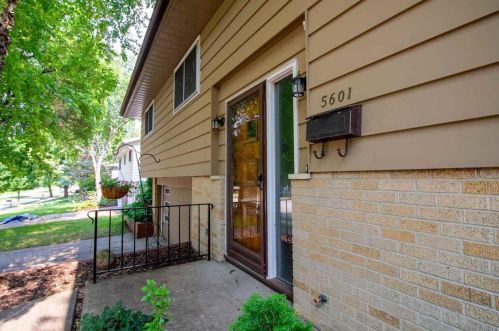 5601 Regent St, Madison, WI 53705-4632