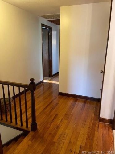 109 Longview Dr, Windsor CT  06095-3806 exterior