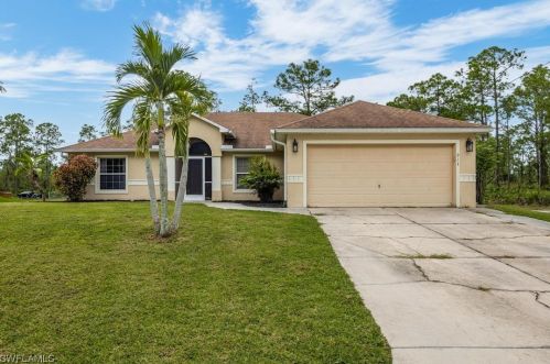 913 Truman Ave, Lehigh Acres, FL 33972-3600
