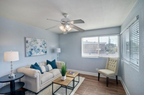 2015 Burroughs St, San Diego CA  92111-6618 exterior