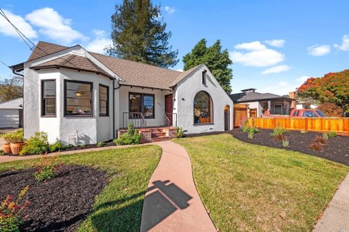 1985 Belmont Ct, Santa Rosa, CA 95404-3256