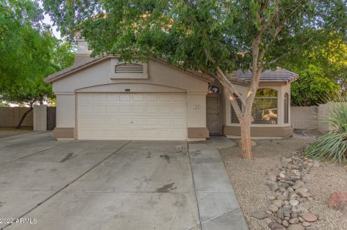 2713 110th Ave, Avondale, AZ 85392-5893