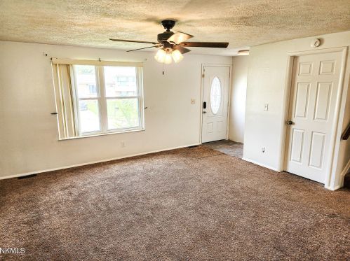 35 Crystal Lake Dr, Covington, KY 41017-9736