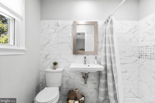 117 Monticello Dr, Riverton NJ 08077-4377 exterior