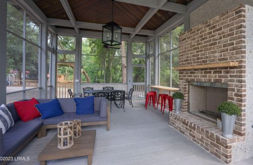 121 Bartram Dr, Beaufort SC  29902-5700 exterior