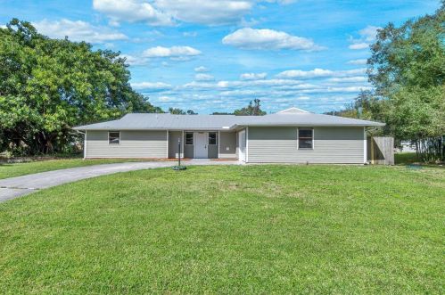 7106 Pensacola Rd, Fort Pierce, FL 34951-1530