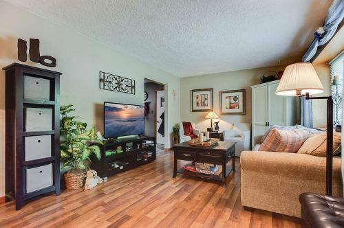 703 18th St, Hastings, MN 55033-2914