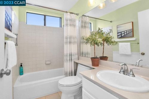 2563 Holly View Ct, Pacheco CA  94553-3457 exterior