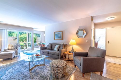 6496 Meadowridge Dr, Santa Rosa, CA 95409-5816