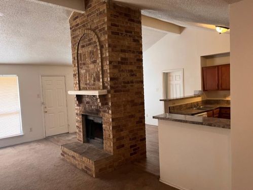 919 Cresthaven Dr, Lancaster, TX 75134-2064