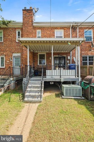 116 33 St, Washington DC 20007-3202 exterior