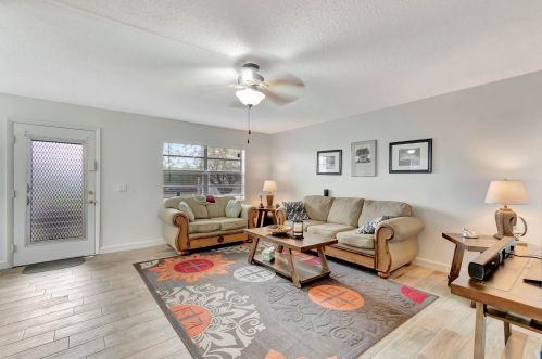 691 Burgundy O, Delray Beach FL  33484-4914 exterior