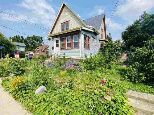 315 4th St, Watertown, WI 53094-3864