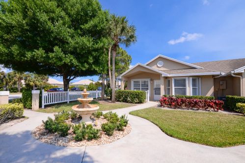 540 San Remo Cir, Fort Pierce, FL 34986-2175