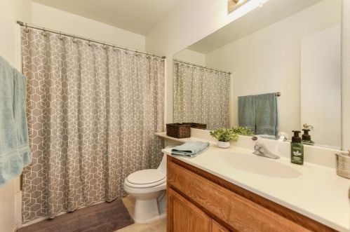 7064 Castle Creek Way, Rio Linda CA  95673-2441 exterior
