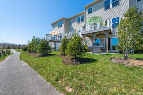 66 Kyle Dr, Tinton Falls NJ  07712-7536 exterior