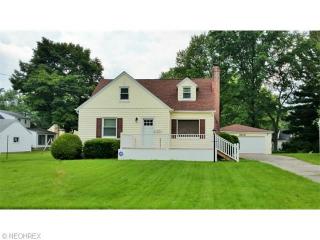 3308 Bears Den Rd, Youngstown, OH 44511-2904