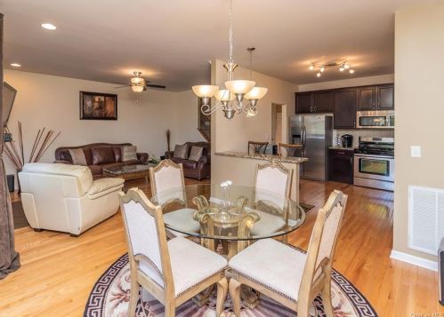 1214 Hustis Dr, Fishkill NY  12524-4968 exterior