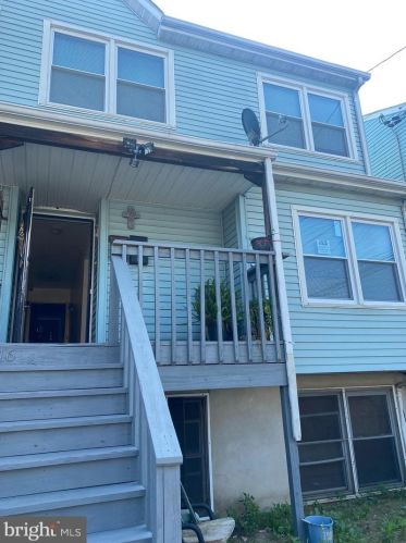 116 34th St, Camden, NJ 08105-2504