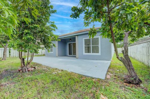 1260 144th Ave, Hollywood FL  33028-2921 exterior