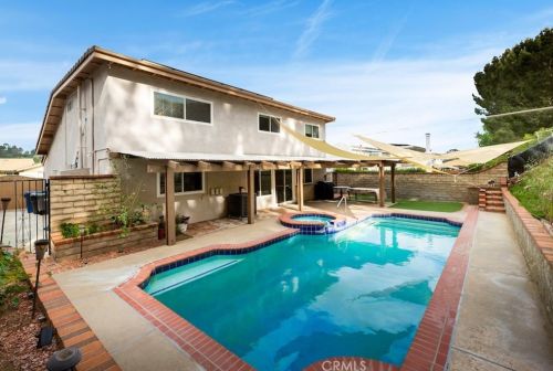 27025 Las Mananitas Dr, Santa Clarita CA  91354-2205 exterior