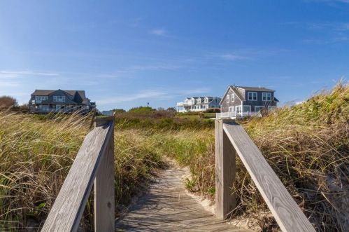 1738 Corn Neck Rd, New Shoreham, RI