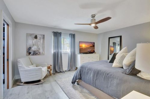624 104th Ave, Naples FL  34108-3227 exterior